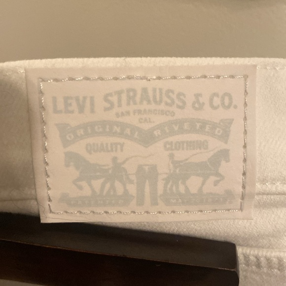 Levi skinny jeans - Picture 3 of 3